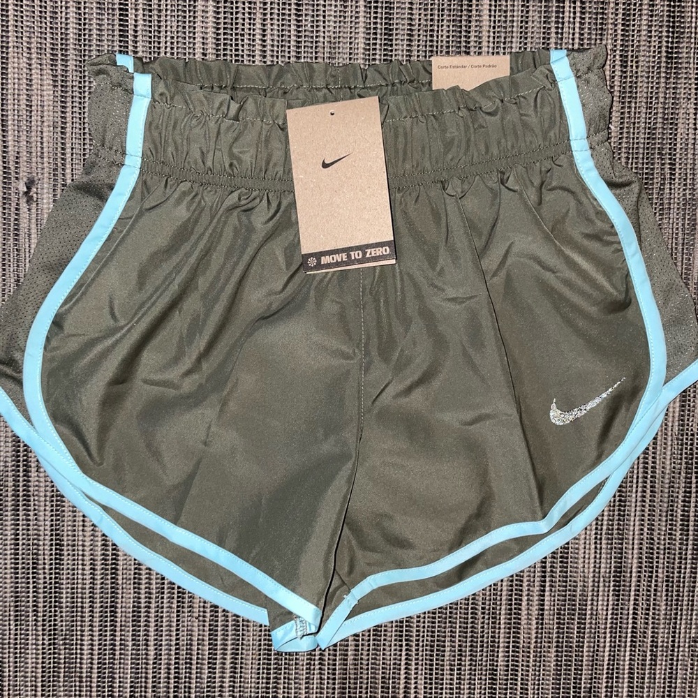 NWT Nike Icons Clash Tempo Running Short